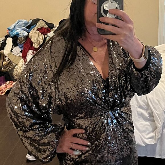 Jovani dress size 8 metallic sequin mini dress - SUPER FLATTERING DESIGN - Picture 1 of 6